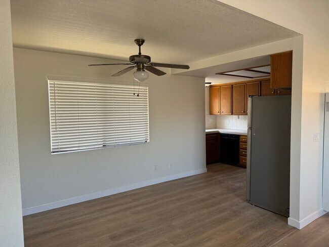 Building Photo - 023rd St 1253