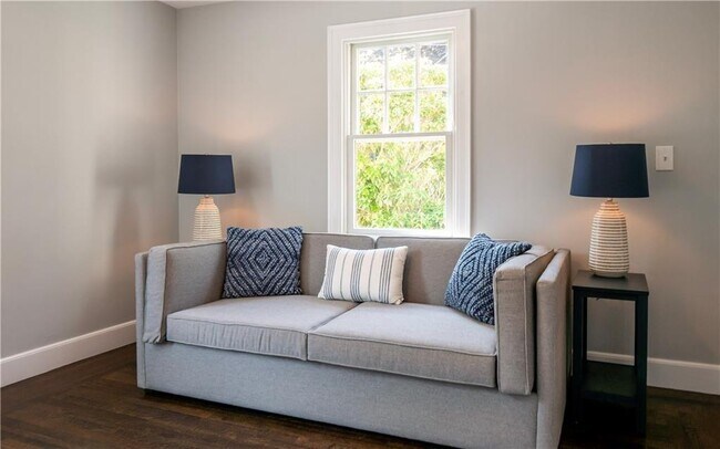 Building Photo - 118 Ruggles Ave