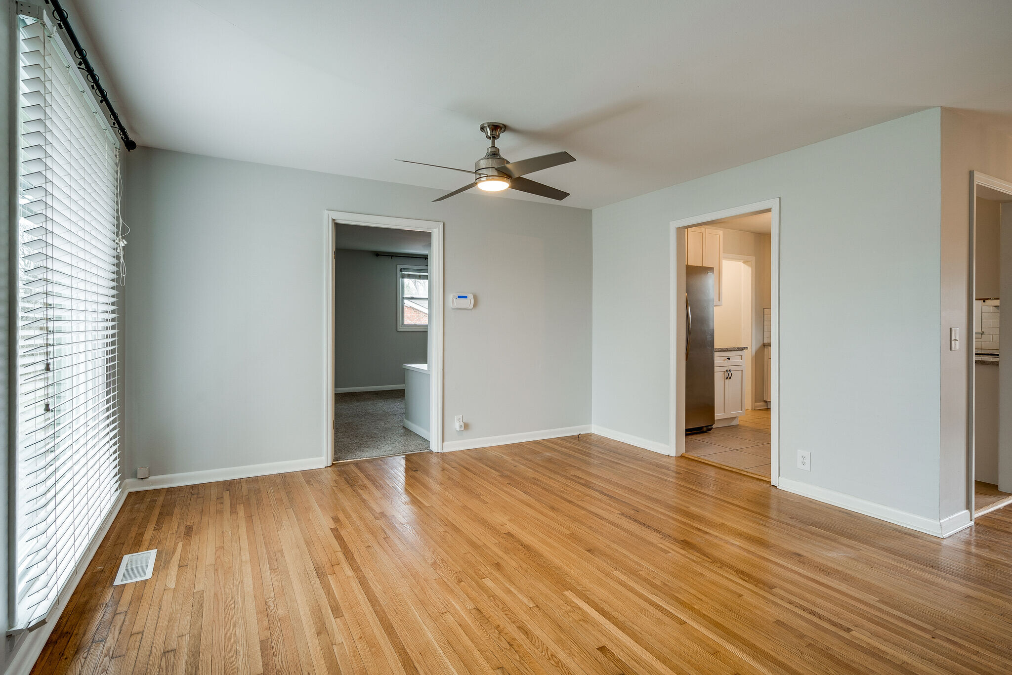 living room - 539 Northcrest Dr