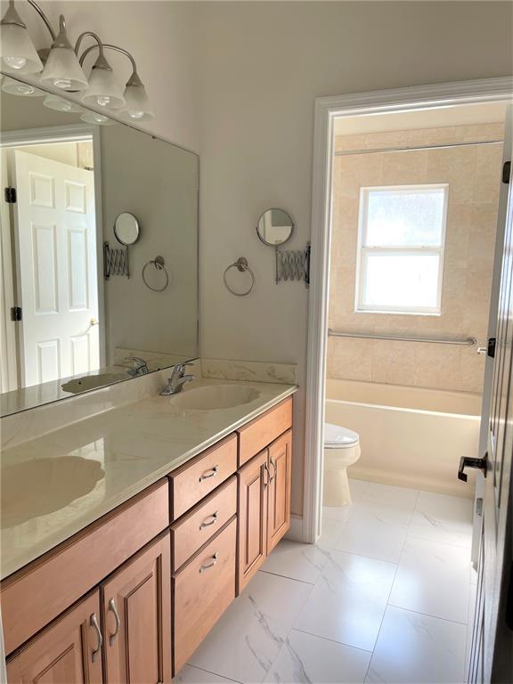 Building Photo - 3913 Kiawa Dr