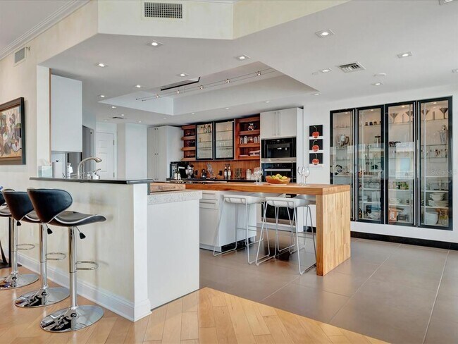 Building Photo - 555 5th Ave NE