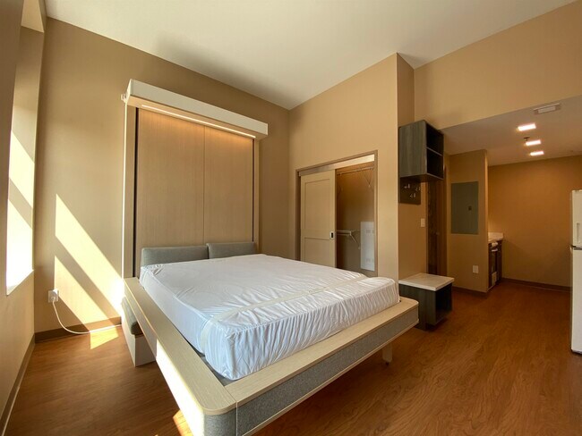 Building Photo - 83 Hanover St