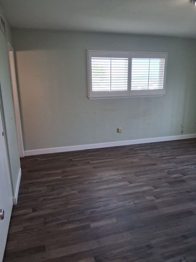 Building Photo - 5939 Petite Ct