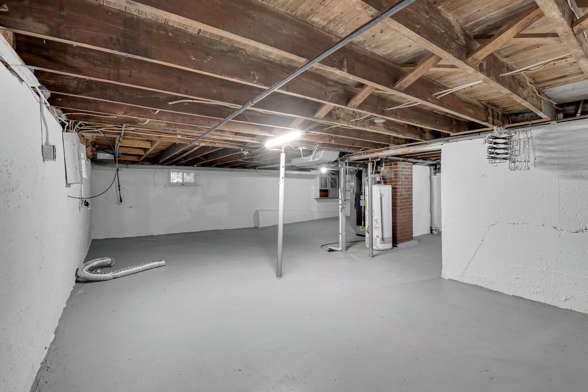 Building Photo - 9919 Clyde Ave