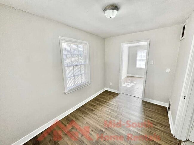 Building Photo - 2736 Dunn Ave