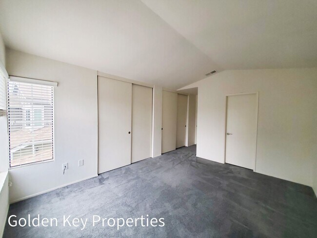 Building Photo - 2982 Lexington Cir