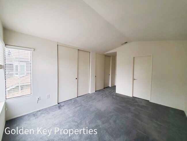 Building Photo - Lovely 2-story townhome in The Cape at Cal...