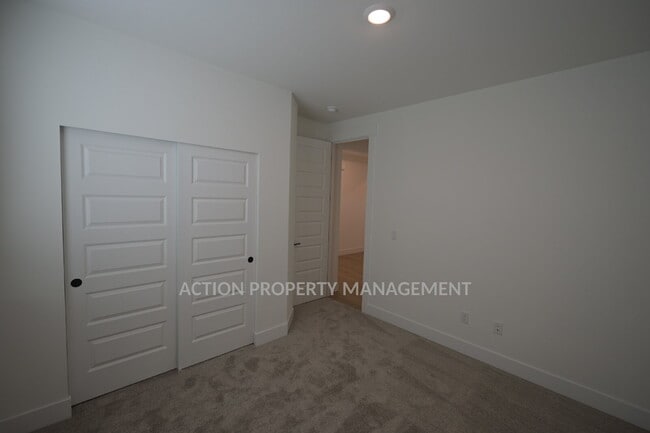 Building Photo - Beautiful New 3 Bed 2 Bath Home in Rolling Hills – Built in 2026