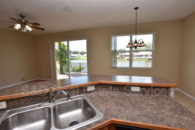 Building Photo - 2010 Hatteras Point