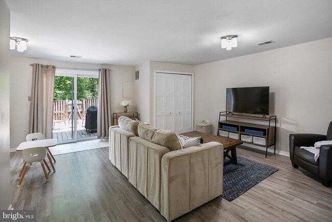 Building Photo - 7433 Hatherleigh Ct