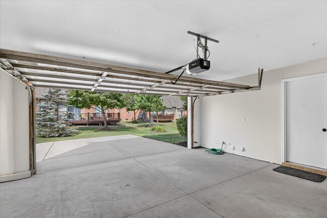 Building Photo - 379 Cherry Orchard Rd