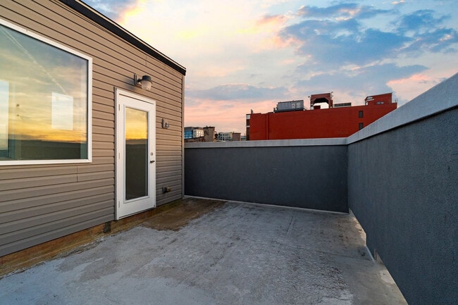 Building Photo - 826 N Broad St