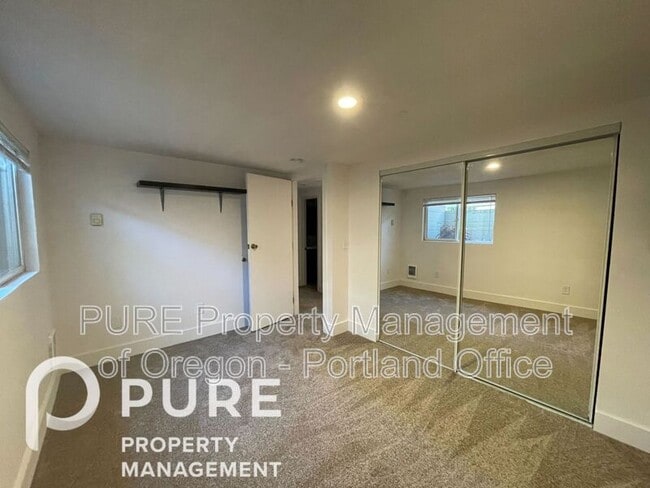 Building Photo - 4004 NE Mallory Ave