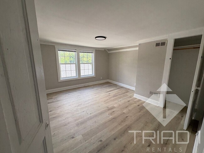 Building Photo - Freshly Renovated Homes in a Charming High...