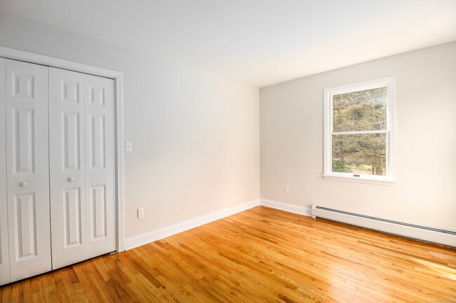 Building Photo - 85 Ironworks Hill Rd
