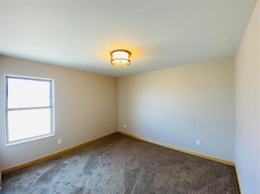 Building Photo - 403 Walnut Ct