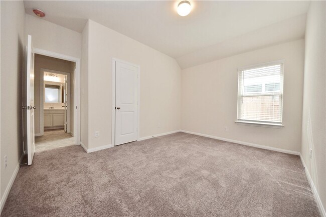 Building Photo - 1250 Chad Dr