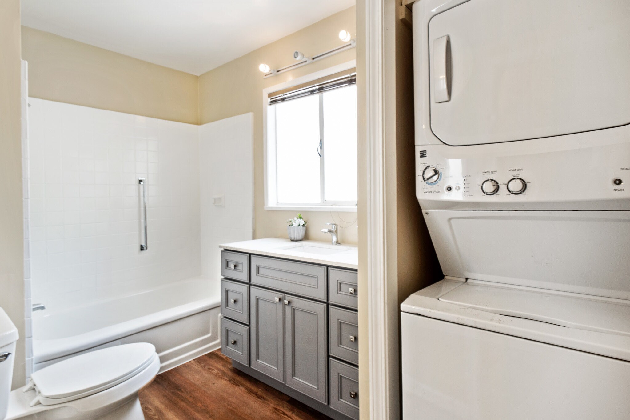 Building Photo - 52 Panoramic Way