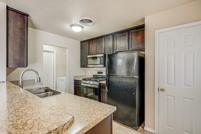 Building Photo - 5301 Marcillus Ave