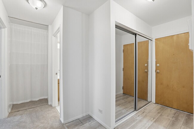 Building Photo - 1375 Rebecca Dr