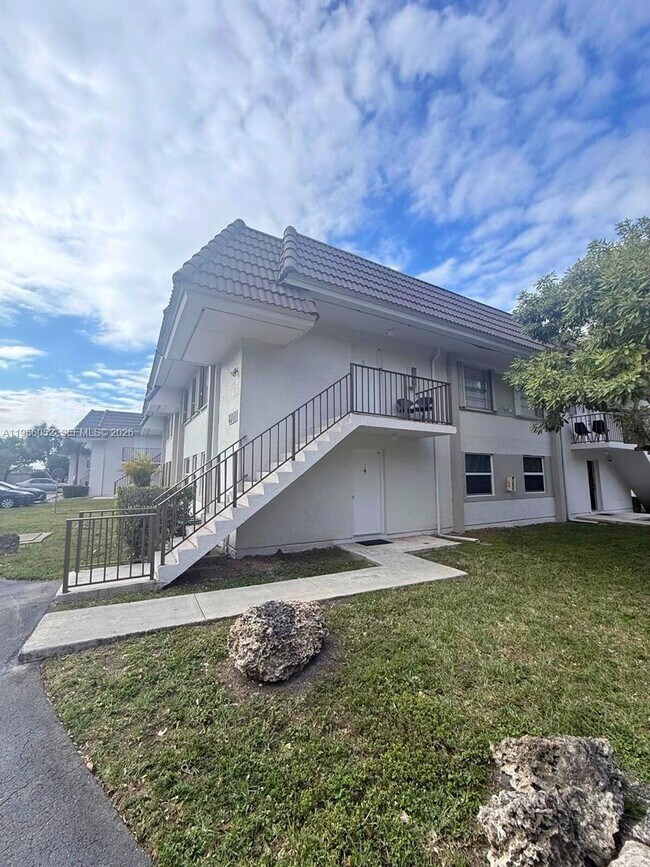 Building Photo - 6901 SW 129th Ave