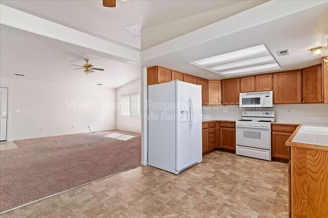 Building Photo - 928 E 1275 N