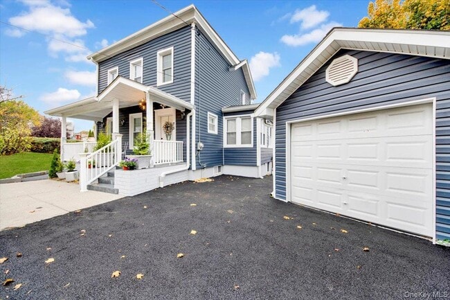 Building Photo - 75 W Kingsbridge Rd