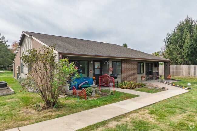 Alternate Exterior - Winterset Park II Apartments