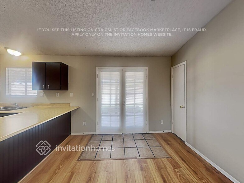 Building Photo - 10322 W Calle Del Oro