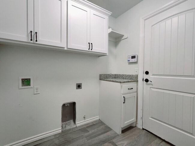 Building Photo - 2400 Frisco Way