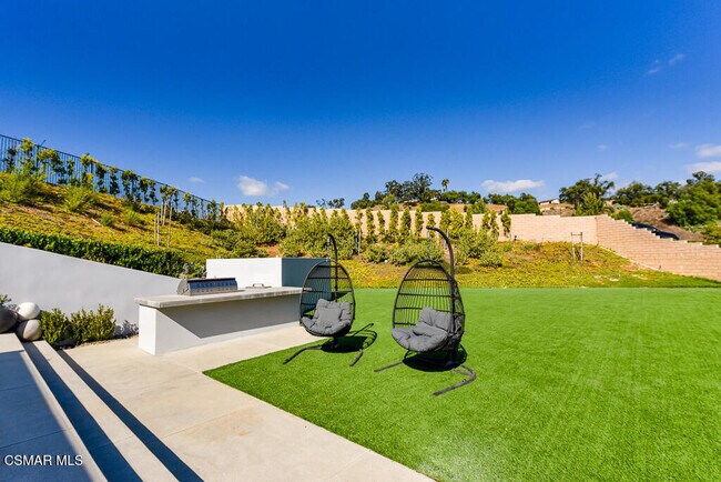 Building Photo - 6981 Shadow Wood Dr
