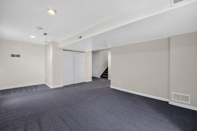 Building Photo - 20600 E Dartmouth Dr
