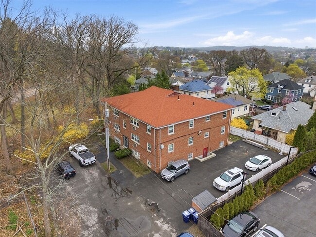 Building Photo - 11 Schubert St