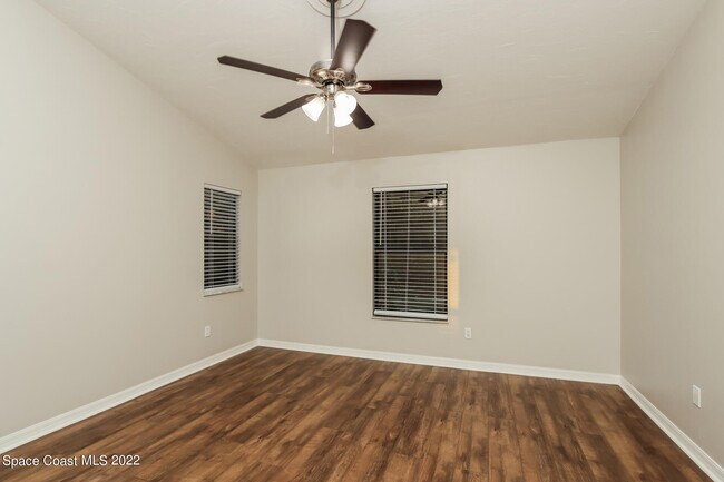 Building Photo - 110 Cardinal Dr