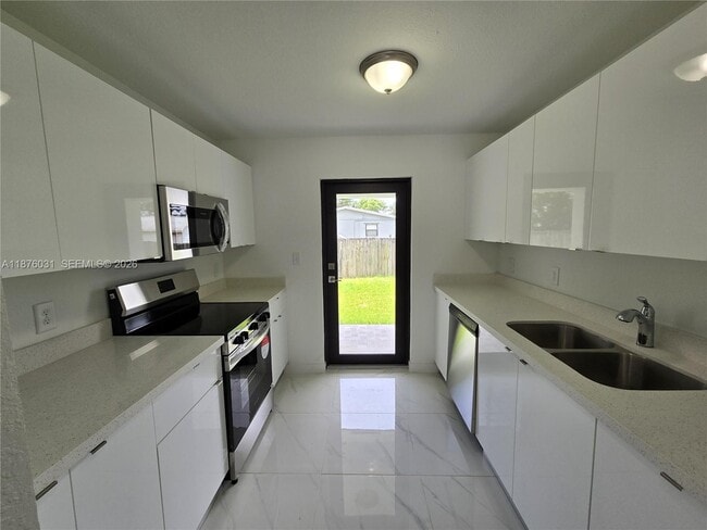 Building Photo - 18700 SW 316th Terrace