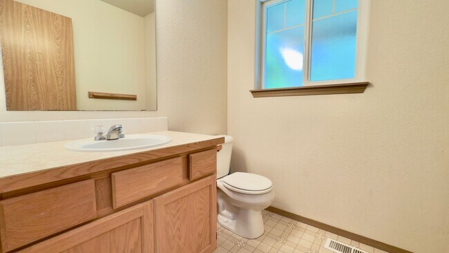 Building Photo - Tumwater 3 Bedroom plus Loft in Desirable ...