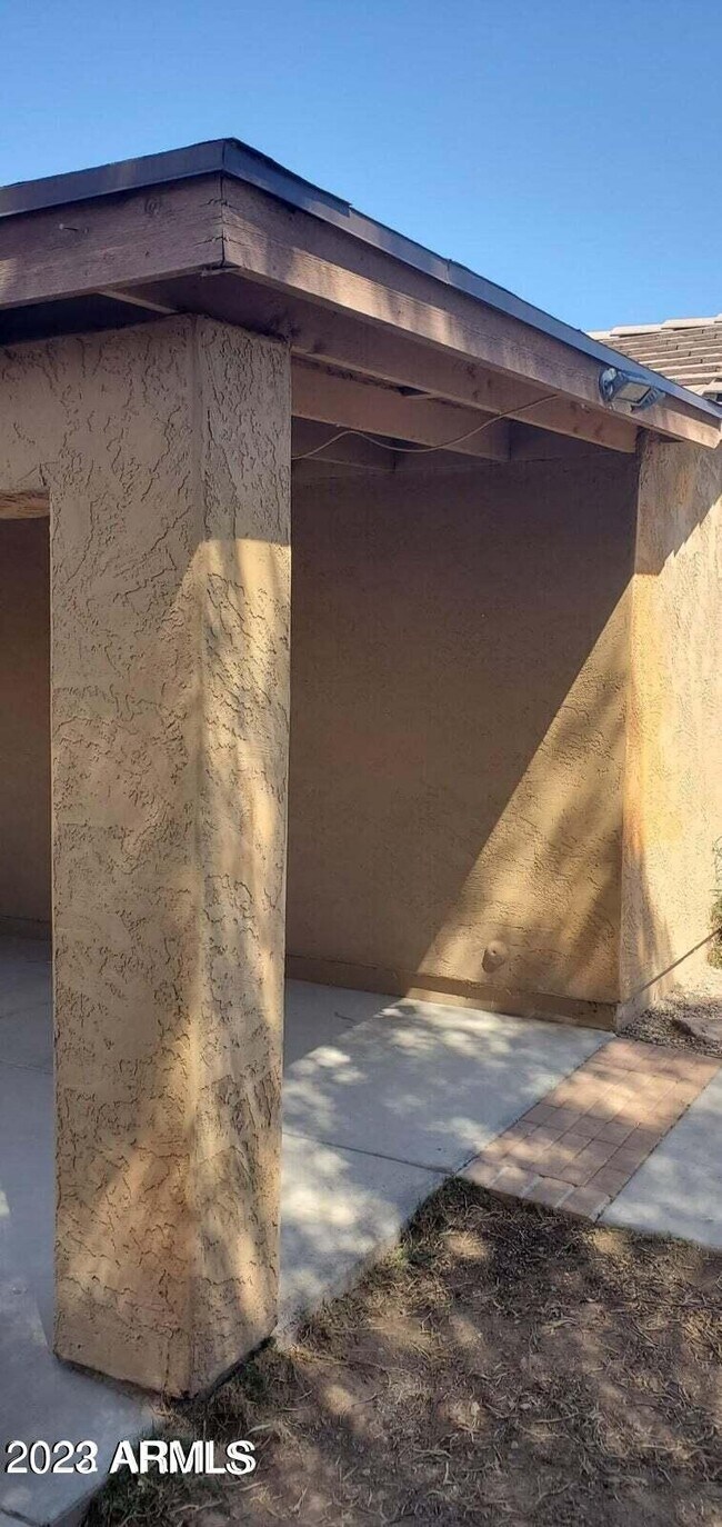 Building Photo - 46095 W Windmill Dr