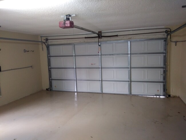 Building Photo - 8120 Pagoda Dr