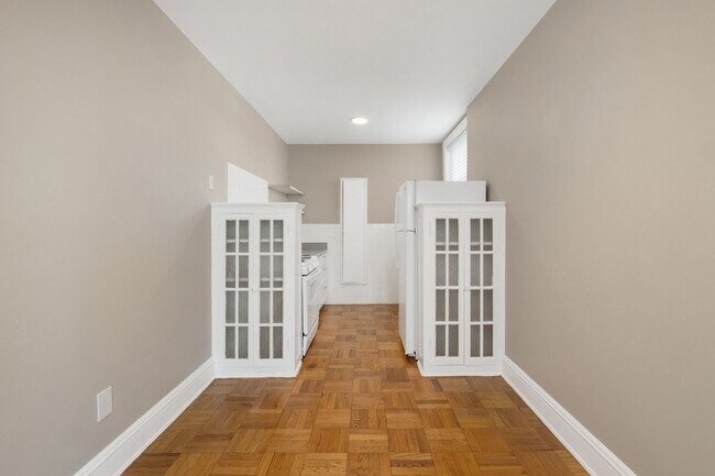 Building Photo - Move over, Linguini!