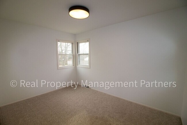 Building Photo - Fully Renovated 4 Bed, 2 Bath Home Near Breton Village