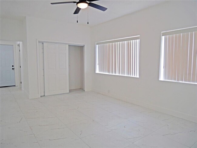 Building Photo - 5014 Dr. M.L.K. Jr St S