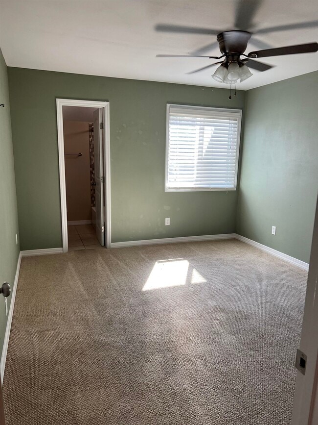 Building Photo - 1309 Airport Dr