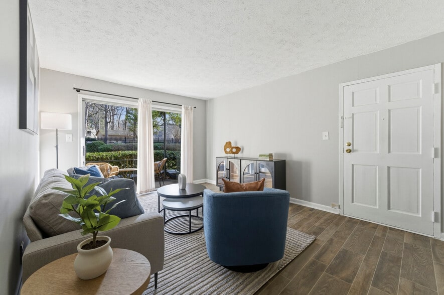 Building Photo - The Reserve at Brookhaven