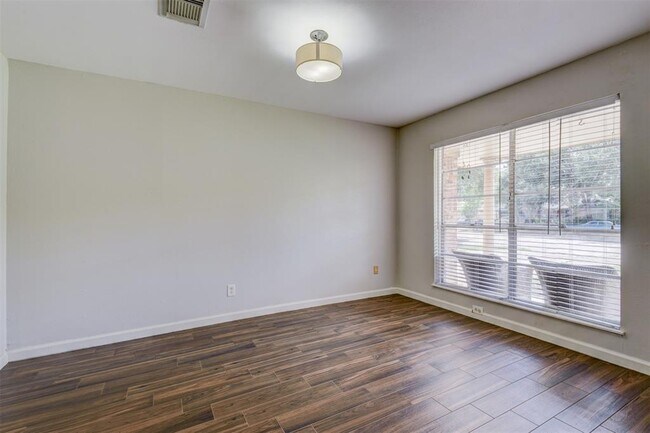 Building Photo - 10622 Sapling Way