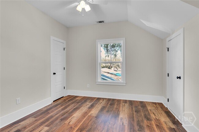 Building Photo - 3223 Bannon Ave