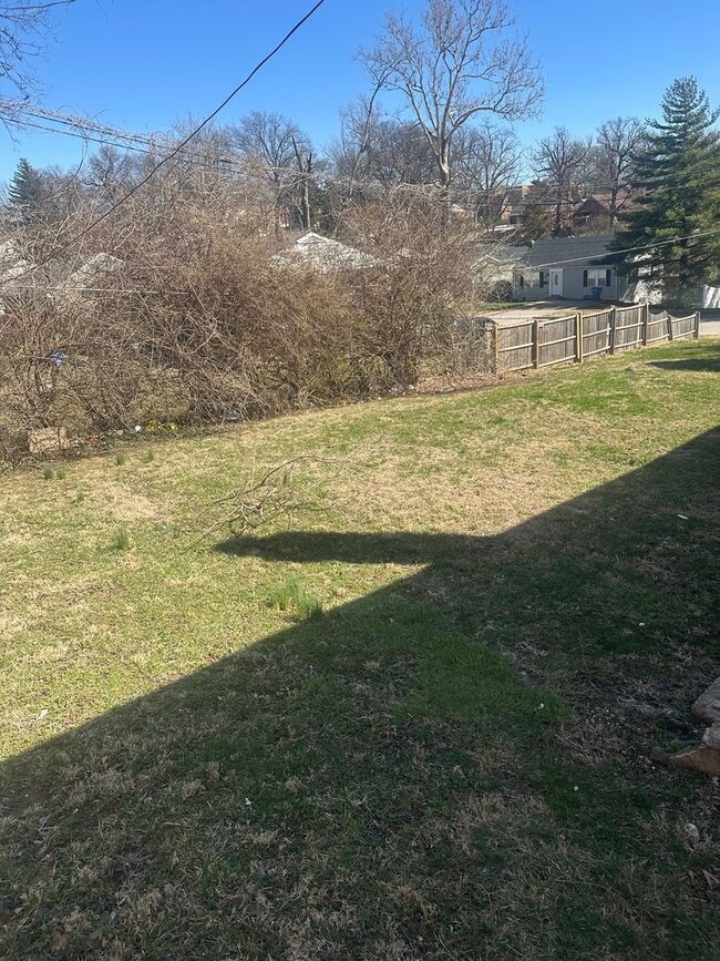 Building Photo - 2 bed 1 bath Conveniently located in Overland on Page