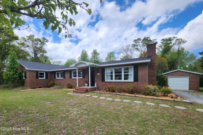 Primary Photo - 167 Peninsula Manor Rd
