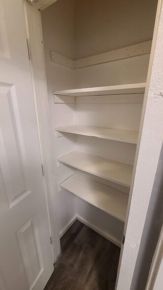 Building Photo - 225 Lexington Rd