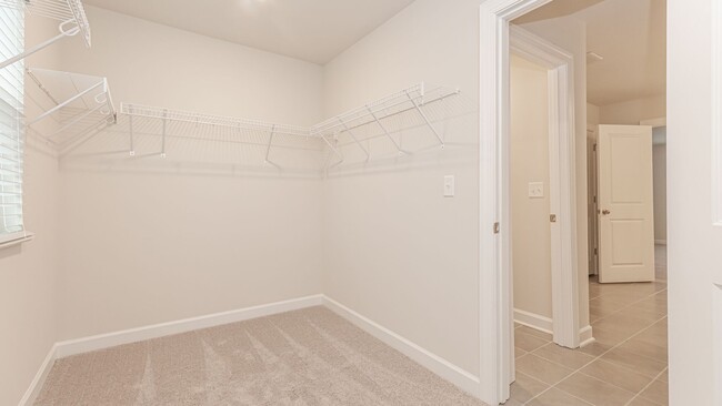 Building Photo - Picture-Perfect New Home in Clear Pond