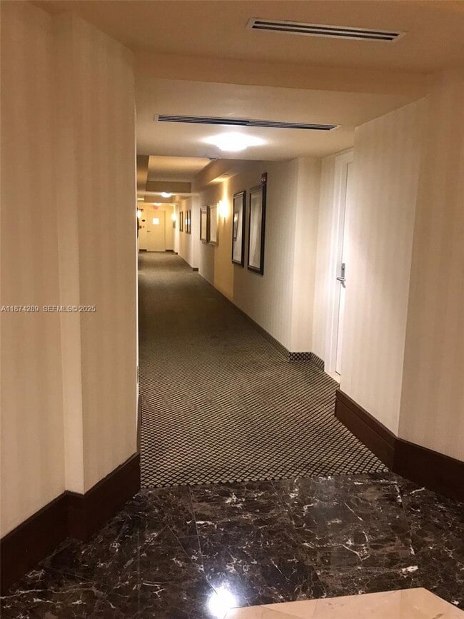 Building Photo - 19501 W Country Club Dr